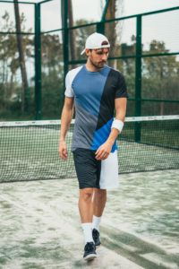 vetements tennis homme en été