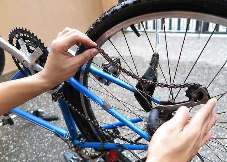 réparer chaine de vélo