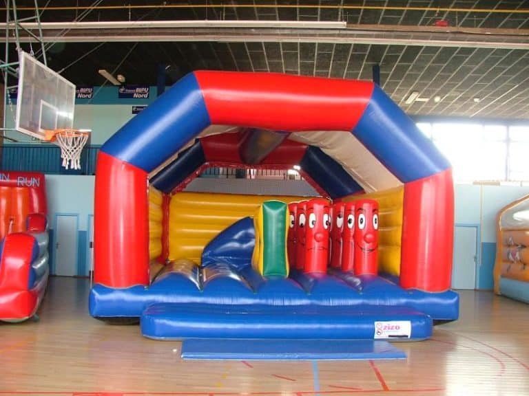 Quel château gonflable d'intérieur choisir ? en février 2026