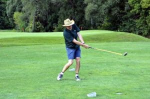 golfeur pendant un swing