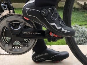 chaussures de vélo northwave sur pédales