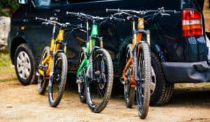 3 vélos de différentes tailles